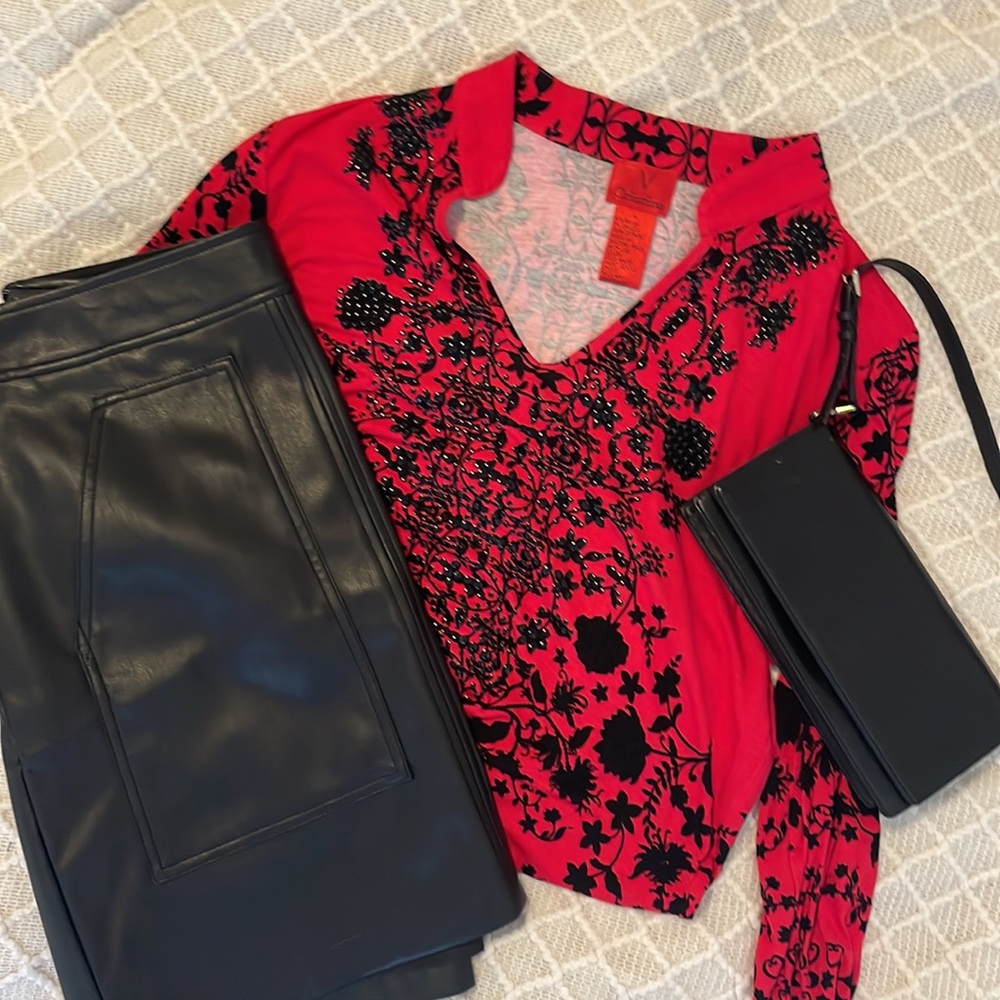 V Cristina Top / Red Black / Size L